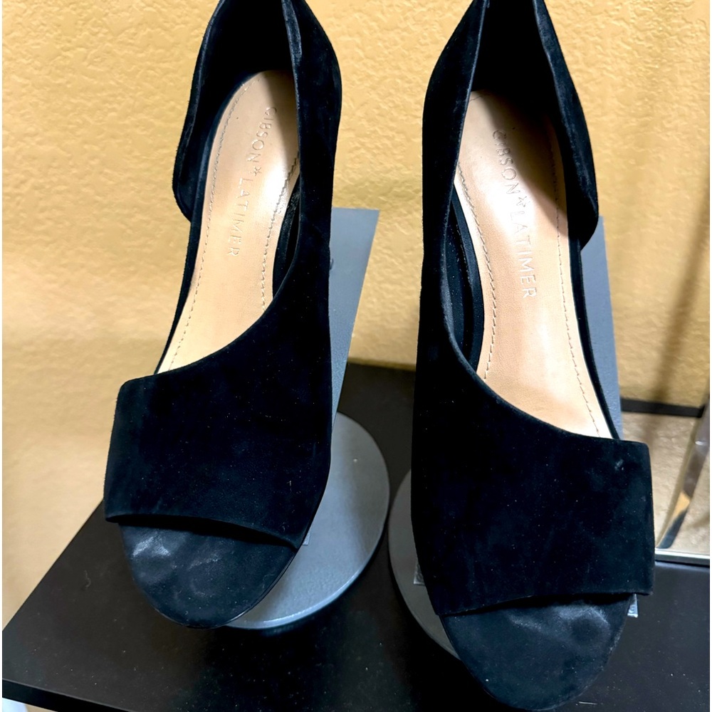 Gibson Latimer Violette Black Suede Heels Size 9 wore once